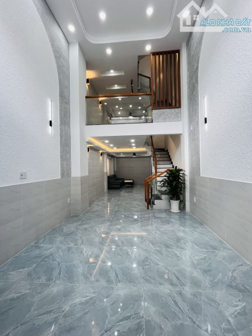 Bán nhà 5 Tầng, 4X13M, Hẻm xe hơi, Lê Văn Quới, Tặng full nội thất - 1