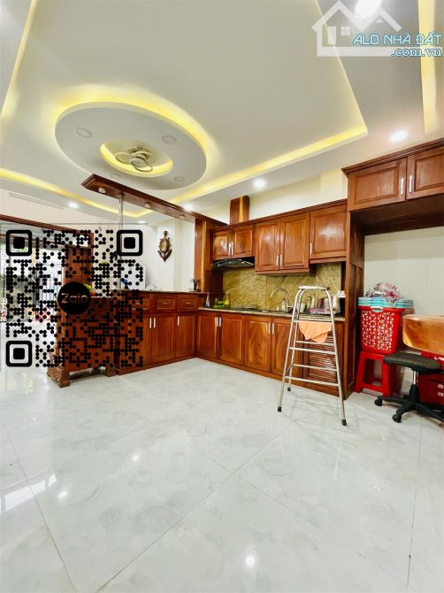 Khu Tên Lửa - 3 phút đến Aeon Mall Bình Tân - 5 tầng - Nội thất gỗ cao cấp - 2