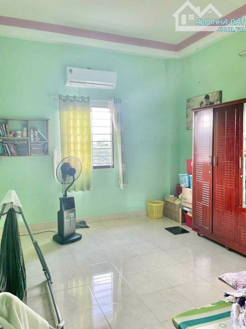 Giá 6 tỷ. Bán nhà 1 trệt 2 lầu mặt tiền trục D3 Võ Thị Sáu Thống Nhất. Dt 190m sàn sd. - 2