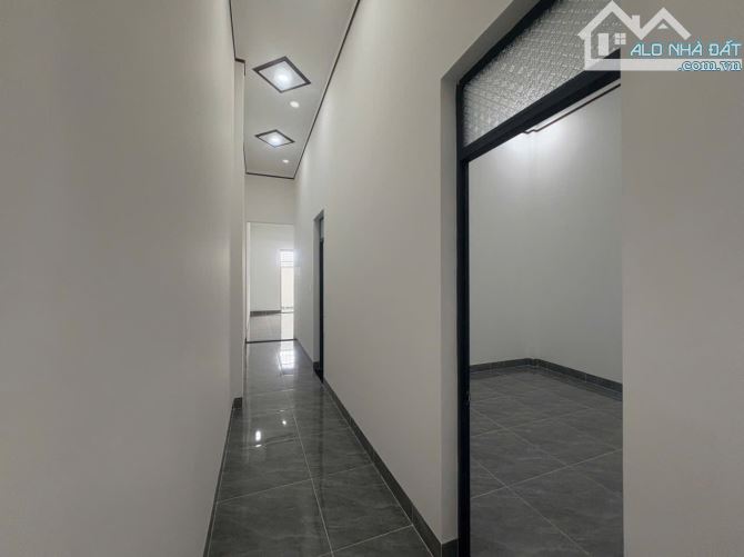 🏡 Nhà mới xinh mặt tiền Hoàng Quốc Việt - 2