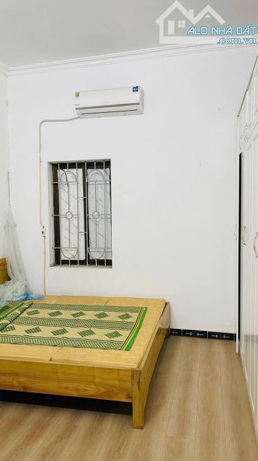 Cho thuê nhà nguyên căn Phố Trạm- 2PN - 2