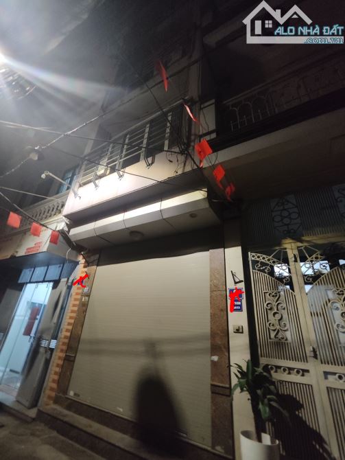 Ngõ 28 phố Ông Ích Khiêm DT:43 m² x 7 tầng - Mặt tiền 3.1 m- Chào18 tỷ - 2