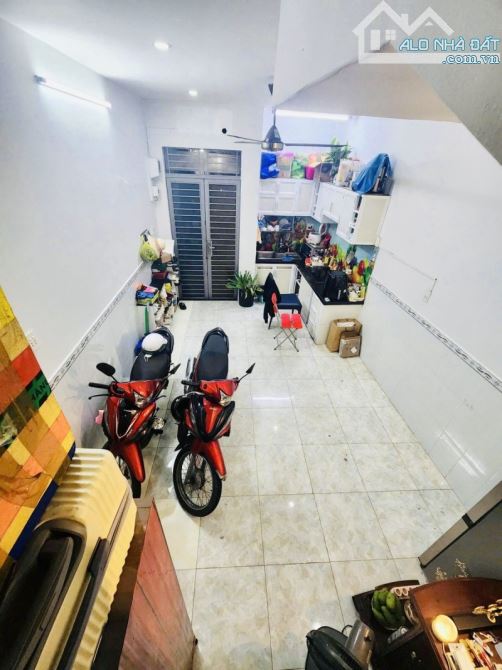 NHÀ ĐẸP 3 TẦNG - HOÀNG HOA THÁM, PHÚ NHUẬN – FULL NỘI THẤT - 39M² – CHỈ 3.95 TỶ - 2