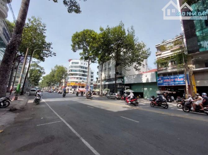 Siêu đẹp Nhà Tây Hồ An Dương Vương 33m, 7 tầng, cầu thang máy nhập khẩu, oto đỗ cửa! - 2