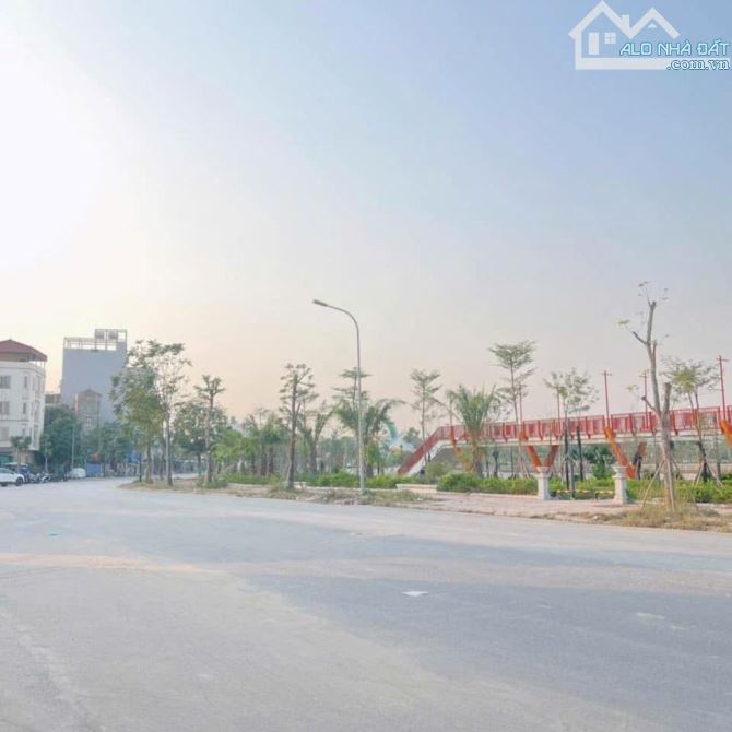 Mảnh đất vàng TĐC ngọc thụy long biên view công viên khách mua xây ở kết hợp kinh doanh - 2