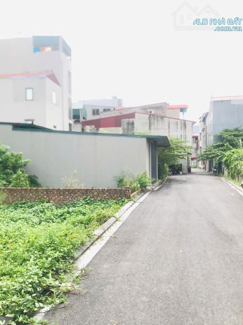 CHỢ KIM - XUÂN NỘN THÔNG Ô TÔ TRÁNH - ĐẸP VUÔNG VẮN GẦN CHỢ TRƯỜNG HỌC. - 2