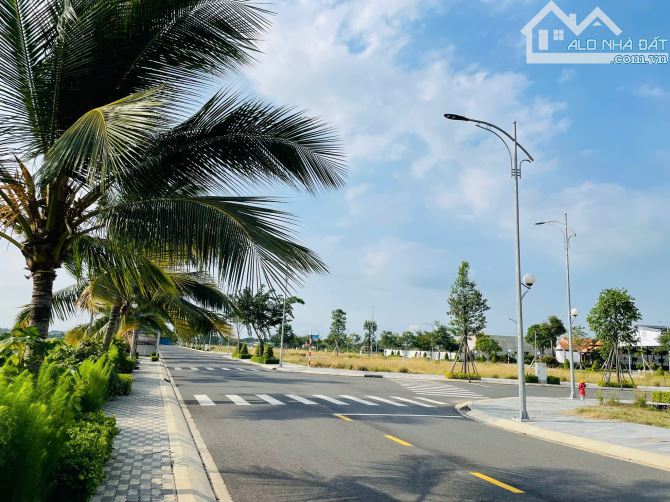 Bán gấp 5 nền đất nằm trên đường vào Sân Bay Quốc Tế Long Thành, giá 1tỷ4, SHR - 2
