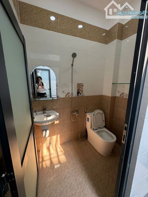 Mặt tiền kinh doanh gần Tỉnh Lộ 10, 4x22, 1 trệt 1 lầu, giá 7,2 tỷ - 2