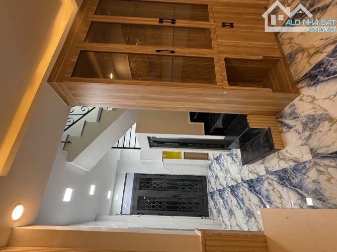 Nhà đẹp 2 mặt tiền, 3 tầng BTCT, 52m2, Dương Bá Trạc, pháp lý chuẩn, SHR, nhỉnh: 5t.ỷ - 2