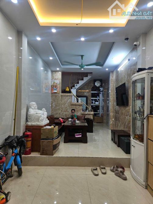 TRƯƠNG ĐỊNH 34m2– NHÀ ĐẸP GẦN PHỐ – SÁT Ô TÔ - CHỈ 6.05 tỷ - 2