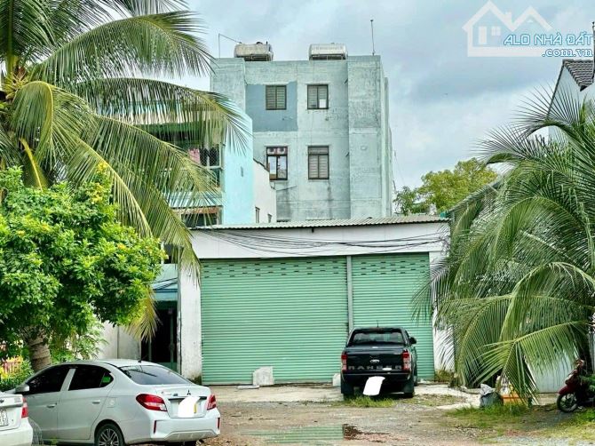 MT Nguyễn Văn Linh, có Sân đậu oto, Nhà 102m2 ngang 7.3m xây dc 8 tầng, tiện làm kho bãi, - 2