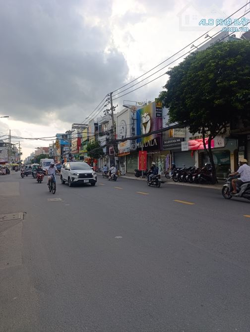 NHÀ 3 TẦNG 5.5 x 26M, MẶT TIỀN CÁCH MẠNG THÁNG 8, QUẬN 3 - 2