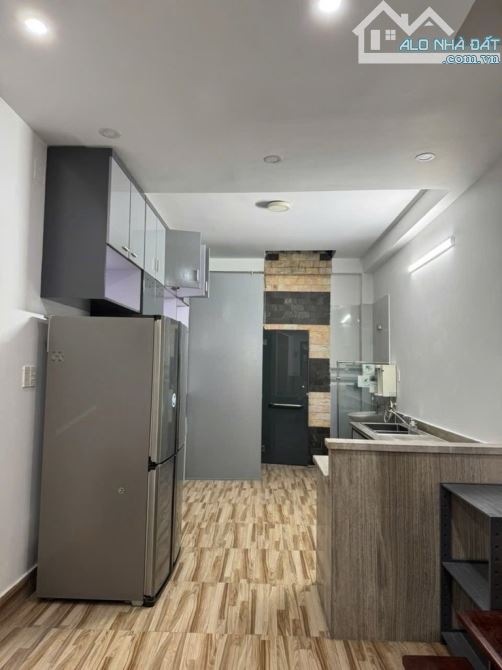 🔥 1 CĂN RA MT HUỲNH VĂN BÁNH, 50m2, 2 TẦNG, 2 PN, 2WC. GIÁ : 9,3 tỷ 🔥 - 2