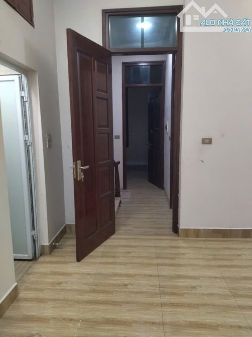 Bán nhà phố Thúy Lĩnh,diện tích 68m², 3 tầng dân xây, mặt tiền 6,8m Ô tô đỗ cửa,chỉ 10,5tỷ - 2