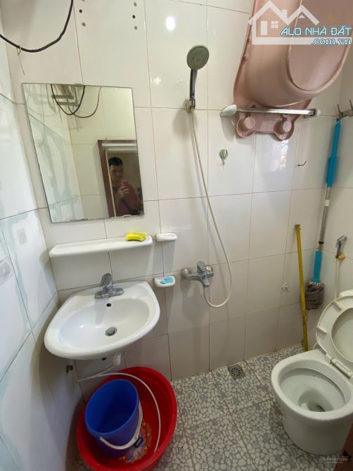 Cho thuê nhà TT Đại La Hai Bà Trưng. 40m2 nhà đẹp đầy đủ tiện nghi 5.5 triệu. - 2