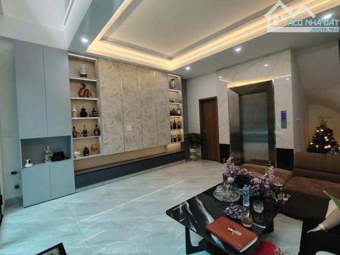 Bán siêu phẩm bồ đề lô góc 7 tầng thang máy 42 m mặt tiền 5,5 m thôn nội thất - 2