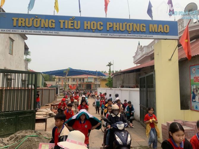 (Cực đẹp) đất 109m2 cách Hoà Lạc 30p, view hồ view trường, cạnh chợ - giá 580 triệu - 2