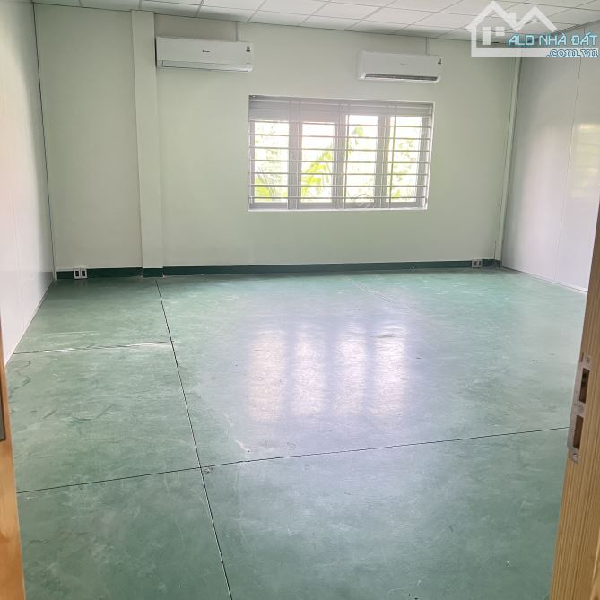 Cho thuê nhà xưởng 600m2 hẻm tải nền epoxy - 2