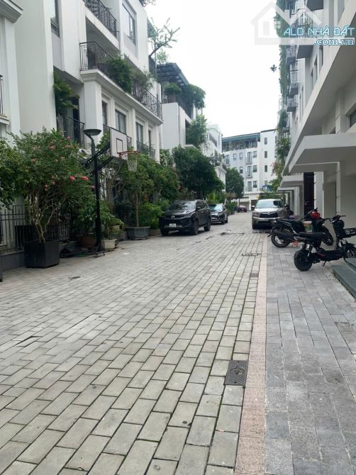 BIỆT THỰ KĐT THE MANOR NGUYỄN XIỂN 160M 4 TẦNG FULL NỘI THẤT ĐẸP LONG LANH - 63,5 TỶ - 2