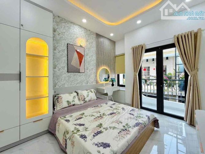 Bán cực gấp! Nguyễn Chí Thanh- 30m ra ô tô, ngõ ba gác, dân xây - 2