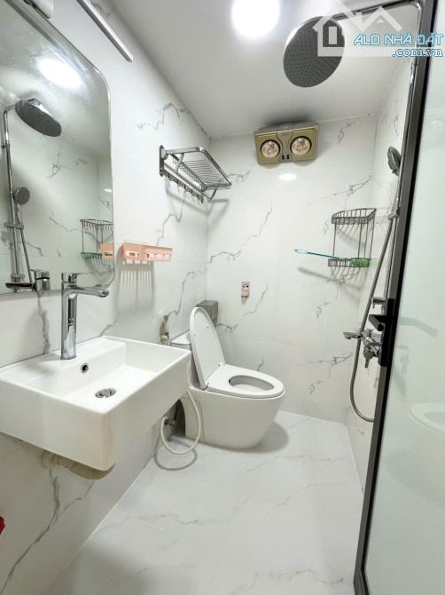 CẦN BÁN gấp căn hộ chung cư 85 m2,2 PN tòa CT3 mặt đường Dương Đình Nghệ - 2