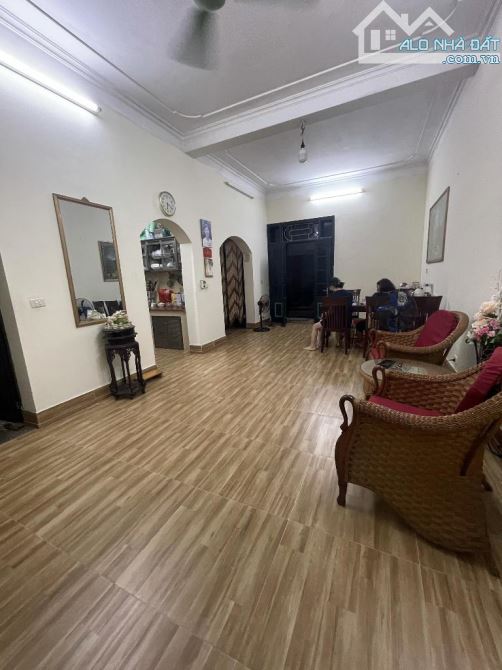 HÀNG HIẾM- LÔ GÓC- XÂY CCMN ĐỈNH - 60M RA PHỐ DƯƠNG QUẢNG HÀM _ 4 TẦNG- 65/83M2 -14,2 TỶ. - 2
