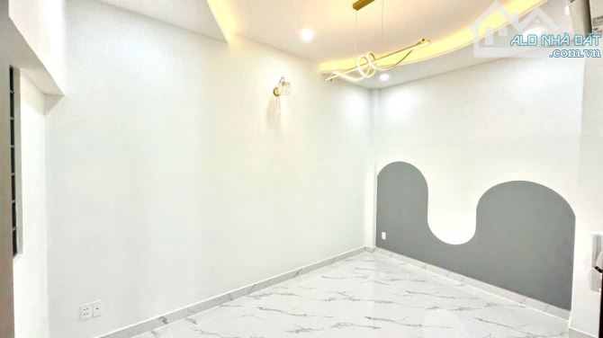 NHÀ MỚI Ở NGAY-XE HƠI NGỦ TRONG NHÀ-CÁCH MT HỒNG BÀNG 50M, SÁT Q.5, CHỈ 6.9 TỶ - 2