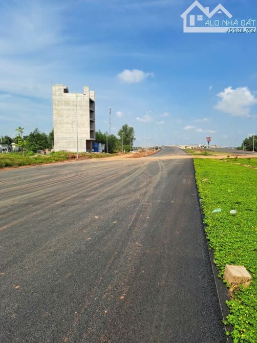 Hàng hiếm! Mặt Tiền 25C còn sót lại lô 266m2 - 2tỷ950 Ngay Cổng T1 vào sân bay Long Thành - 2