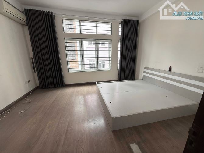 BÁN NHÀ PHÁO ĐÀI LÁNG ĐỐNG ĐA 52m 6T Mt 4.2m GIÁ 20.5 TỶ THANG MÁY PHÂN LÔ Ô TÔ KINH DOANH - 2