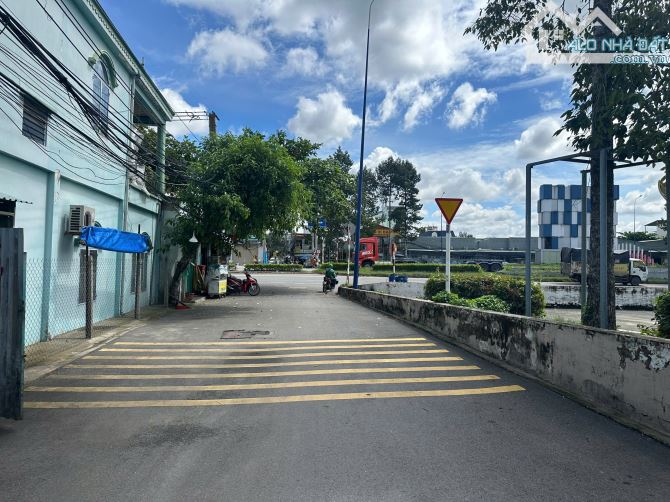 Bán lô đất 85m2 cách QL13 chỉ 10m, ngay cổng chào Bình Dương - 2