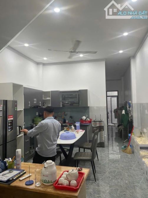 BÁN NHÀ 2 LẦU ĐẸP – TĐC LONG BÌNH - GẦN KHU CÔNG NGHIỆP AMATA - 2