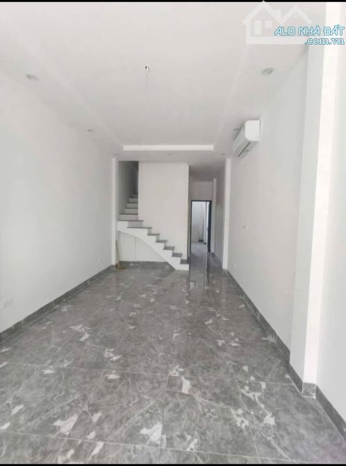 Tôi cần bán gấp nhà Tiểu Khu Ngọc Khánh La Thành, 5tầng thang máy. - 2