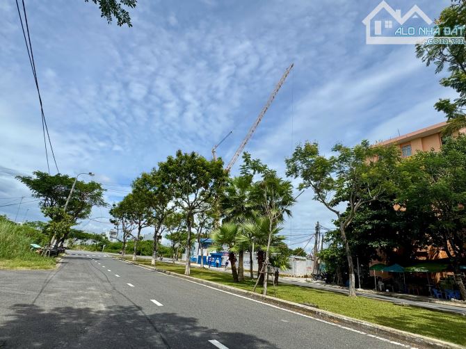 Bán lô góc 2MT đường Nguyễn Lâm giao Nguyễn Trực 118m2 (6,5x20) - Gần Biển - 2