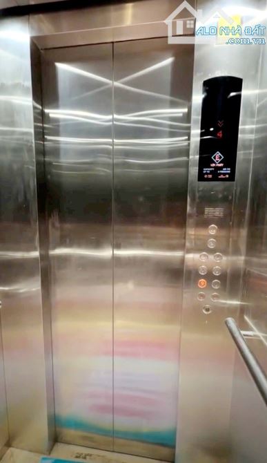 Giảm 32 tỷ về 27 Tỷ - Nhà 7 Tầng - Ngay CMT8, Quận 3 - DT: 4m x 16m - 2