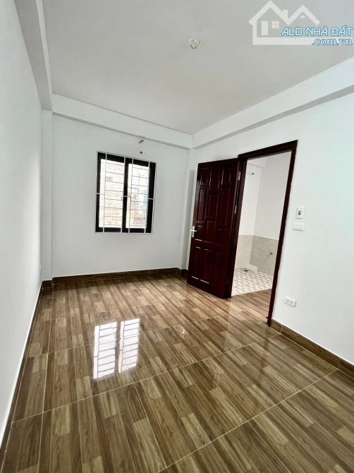 BÁN NHÀ MỚI LÔ GÓC, MẶT TIỀN RỘNG, 5 TẦNG x 38M2, PHỐ GỐC ĐỀ - HOÀNG MAI. - 2