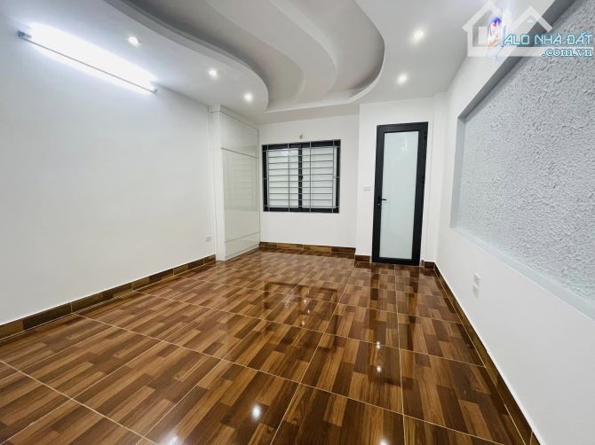 BÁN NHÀ MỚI LÔ GÓC, MẶT TIỀN RỘNG, 5 TẦNG x 38M2, PHỐ GỐC ĐỀ - HOÀNG MAI. - 2