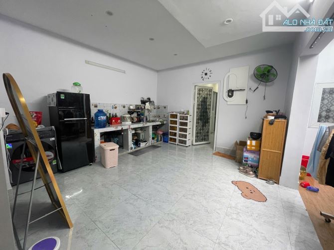 Nhà 1 trệt 1 lầu hẻm thông ô tô P Tam Hiệp giá chỉ 3,299 tỷ - 2