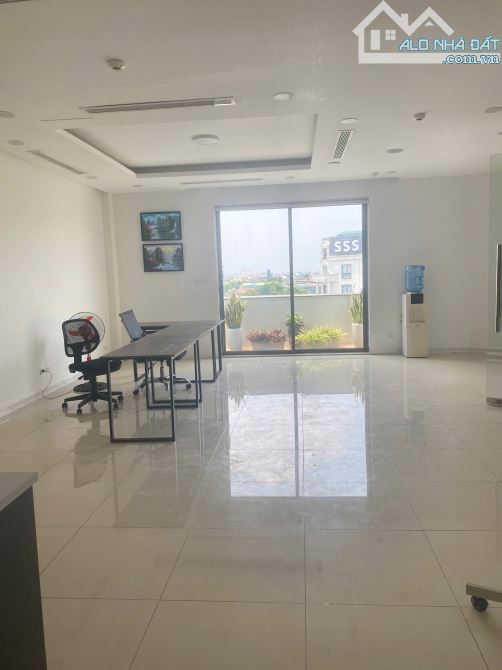 Cho thuê văn phòng tại khu đô thị Văn Phú, 100 m2, gồm 2 phòng làm việc, vị trí trung tâm - 2