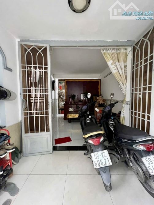 NHÀ Hẻm Xe Hơi THÔNG - 2 TẦNG – NGAY CV LÀNG HOA, P.9 GÒ VẤP – CHỈ 4.3 TỶ - 2