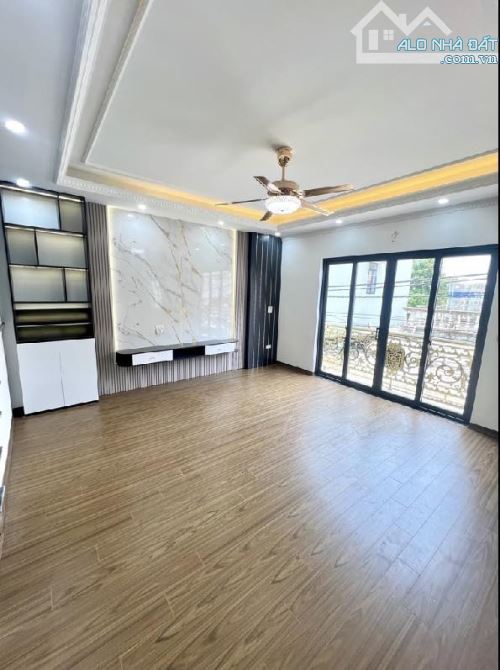 Bán nhà Trần Cung, 10m ô tô, sát phố, nội thất xịn sò, 36m2, 8.5 tỷ. - 2