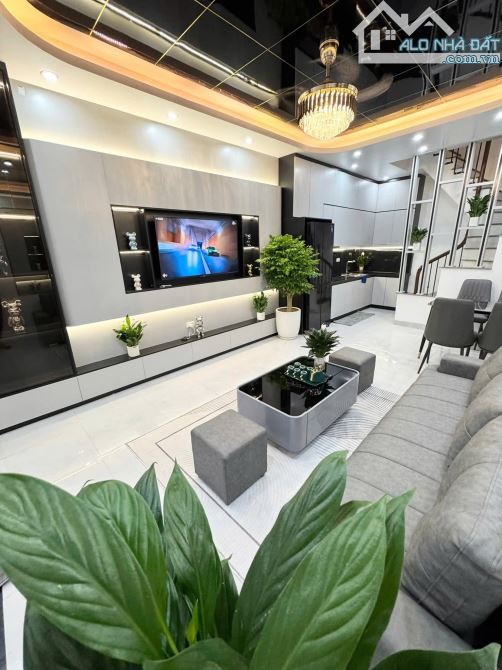 BÁN NHÀ KHÂM THIÊN TRUNG TÂM ĐỐNG ĐA- LÔ GÓC - NGÕ NÔNG GẦN PHỐ- XÂY MỚI 35M/6 TỶ - 2