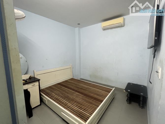 🎉🎉🎉Nhà 3 tầng, cách đường chính chỉ 70m; giá cực rẻ cho ngôi nhà trung tâm Hải Châu; - 2
