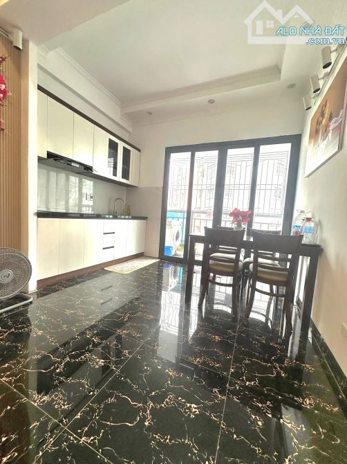 CHỦ BÁN GẤP CĂN GÓC ----3N2WC----BONANZA 23 DUY TÂN – 93M²-- Tại CẦU GIẤY CHỈ 6,6tỷ - 2