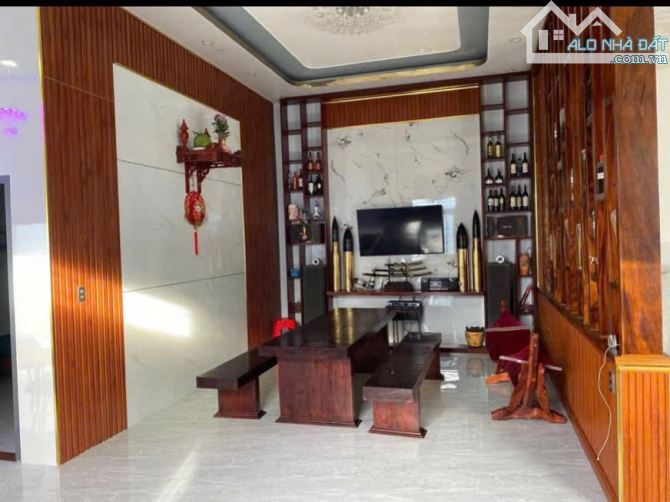 BÁN NHÀ ĐẤT MẶT TIỀN ĐƯỜNG NGUYỄN VĂN TRƯỜNG , GẦN ĐẠI HỌC FPT - 2