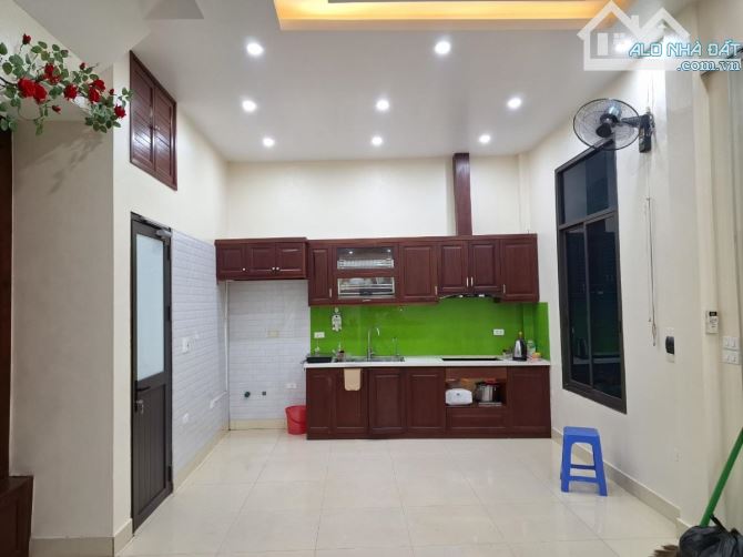 Bán nhà Phố An Dương Vương 60m2 Lô Góc ôtô đỗ cửa 5.5 tỷ có thương lượng - 2