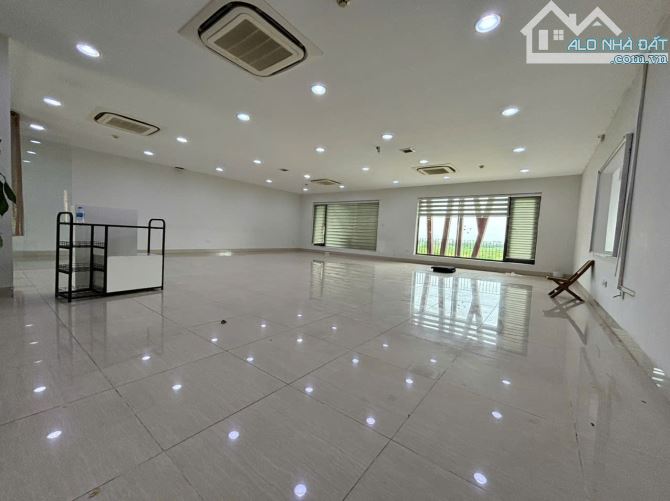 Cho thuê Building Tố Hữu 150m x 5 tầng thông sàn thang máy 55 triệu/tháng - 2