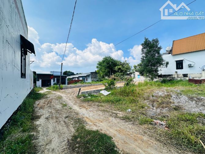Bán 9m x 24m đất hẻm Nguyễn Thượng Hiền - Tân An - LaGi giá rẻ 2 tỷ - 2