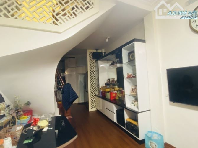 Nhà phố Đội Cấn 36m2, 3 tầng, 2 mặt thoáng, gần ngõ ô tô tránh, giá chỉ 9.2 tỷ - 2