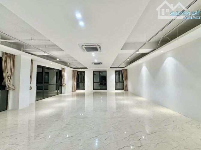 Cho thuê văn phòng Chùa Láng 120m2 chỉ 18tr bãi oto cách 3 bước chân lô góc - 2
