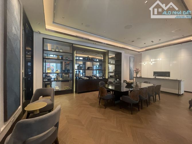 Cần bán Biệt Thự Vườn Đào 280m2 4 tầng  1 tum 20m 200 tỷ hàng kín - 2